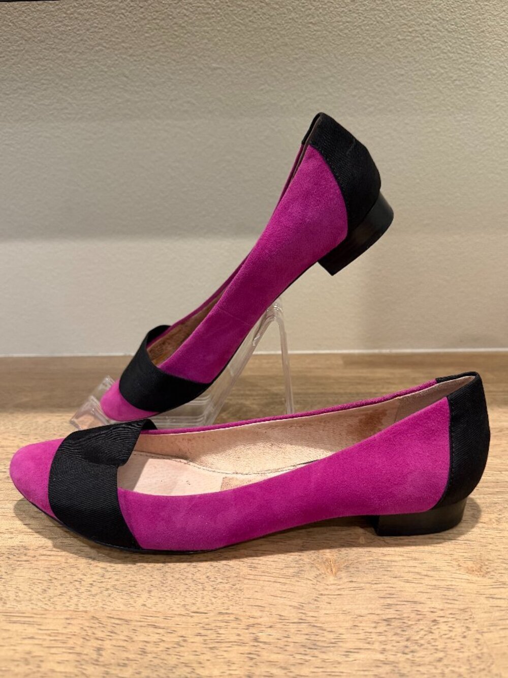 Louise et Cie Purple Suede Pointed Toe Flats Size 7.5 Black Accent